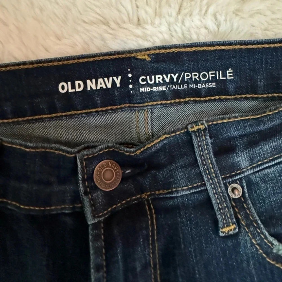 Old Navy Curvy Mid-Rise Jeans size 2 short (petite) - Picture 4 of 7